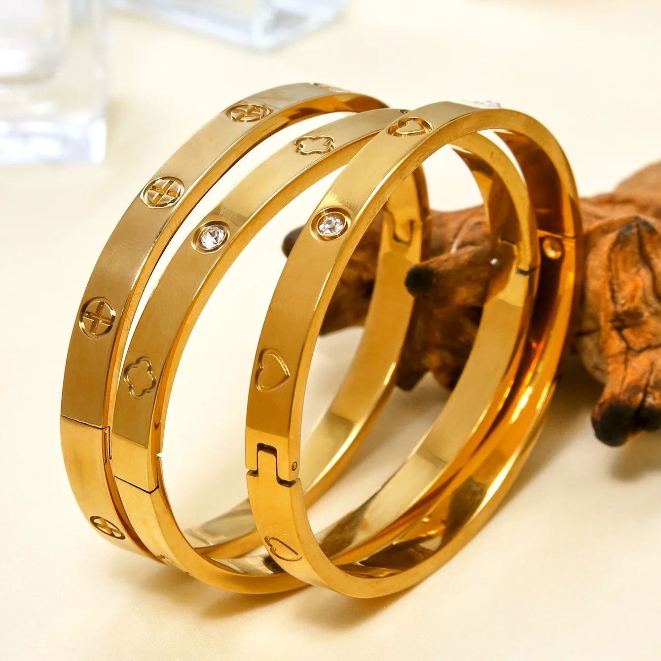 Elegant French-Style 18K Gold-Plated Stainless Steel Bracelet – Clover & Diamond Pattern